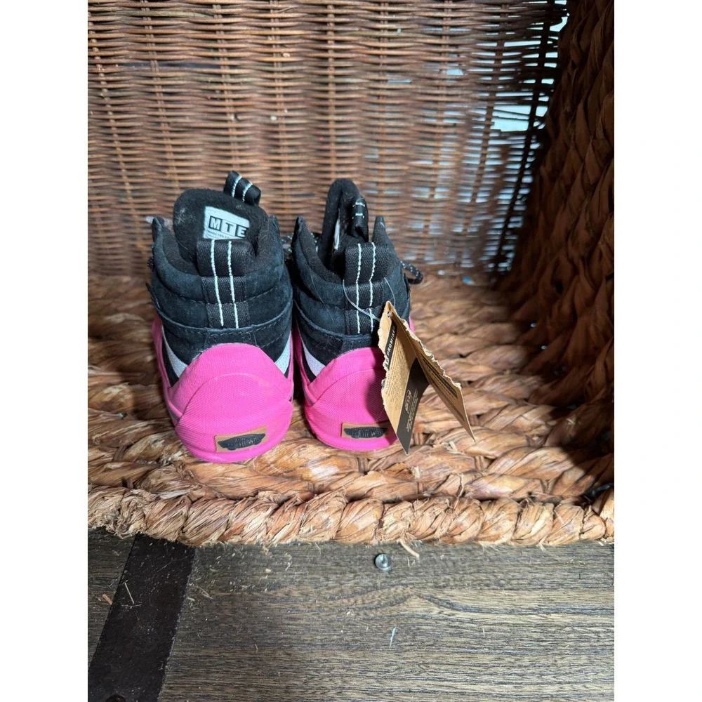 Vans‎ Sk8-Hi MTE-1 Kids Cold Weather Boots Black Pink Waterproof Suede Sneakers